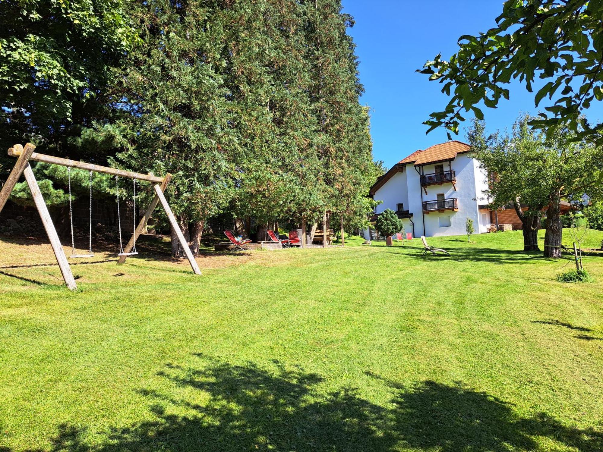 Apartments Im Winkl Brunico Exterior foto