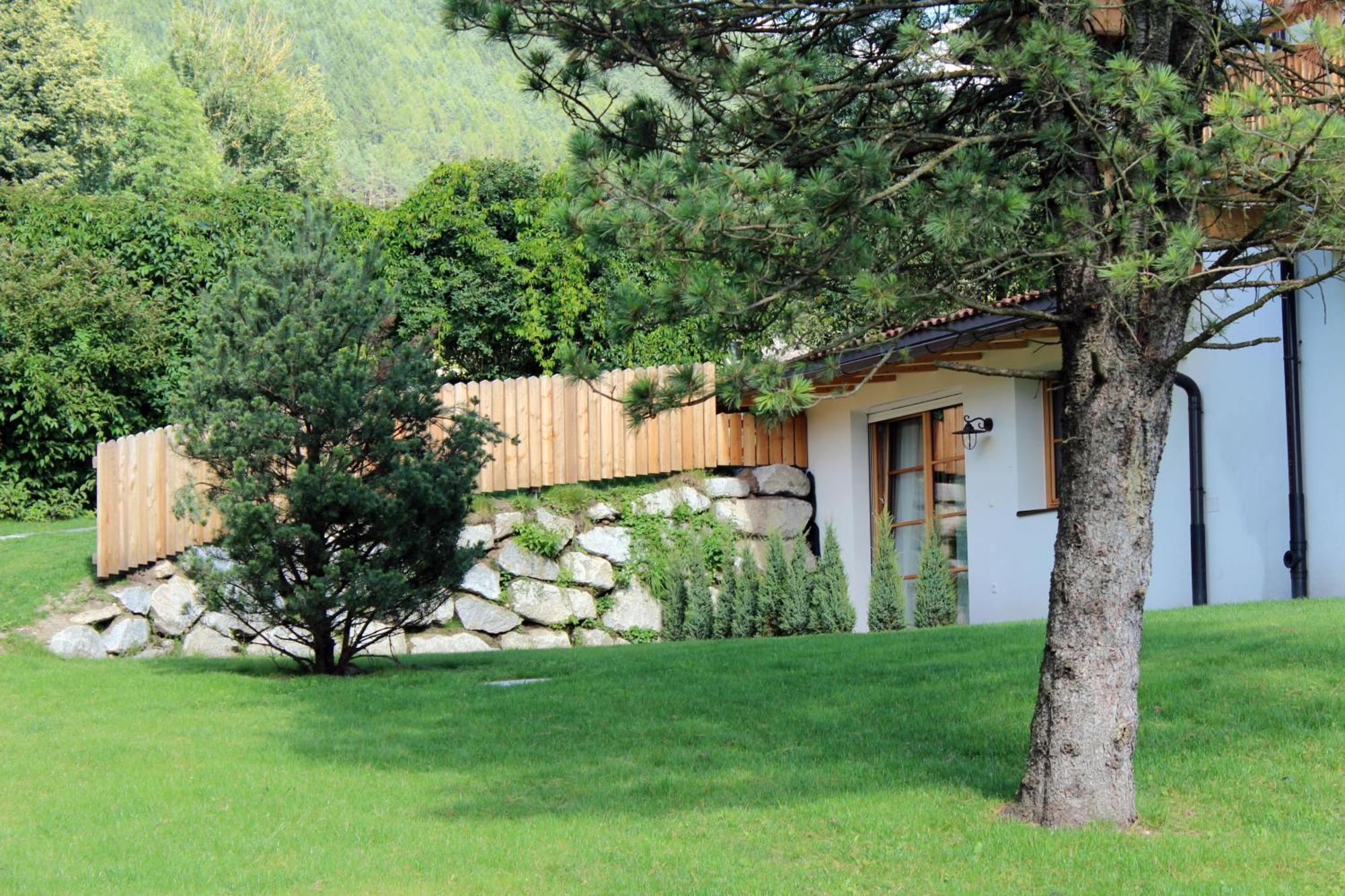 Apartments Im Winkl Brunico Exterior foto