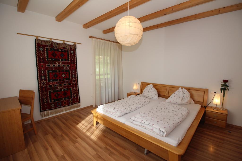 Apartments Im Winkl Brunico Exterior foto